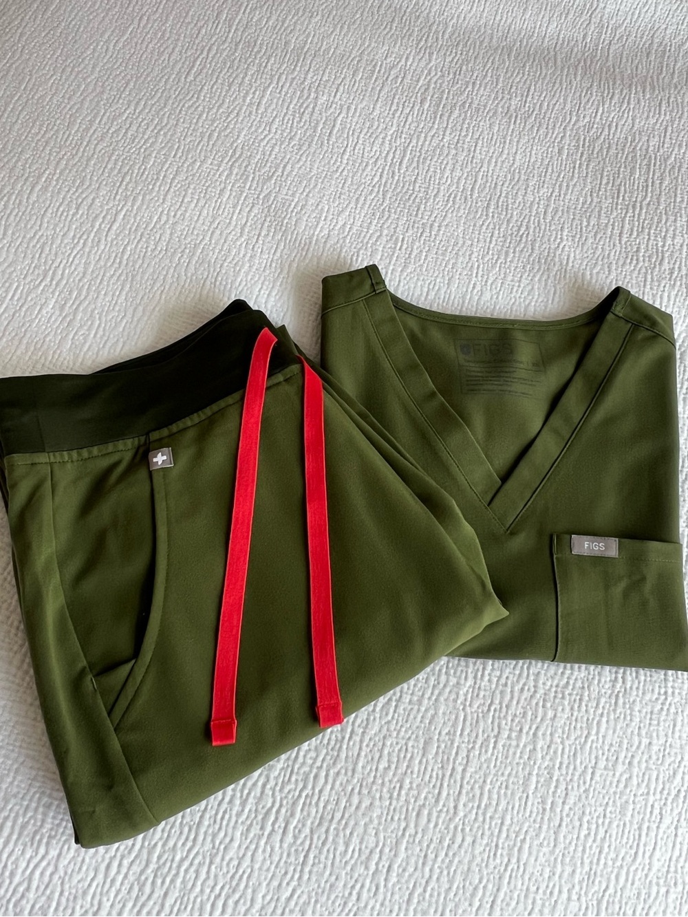 FIGS Dark Olive Catarina One-Pocket Scrub Top XS + Zamora Jogger Pants S Set